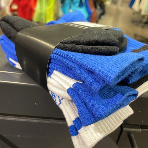 NIKE
Training Crew Socks (6 Pairs)
Nike Everyday Cushioned - Picture 10 of 16